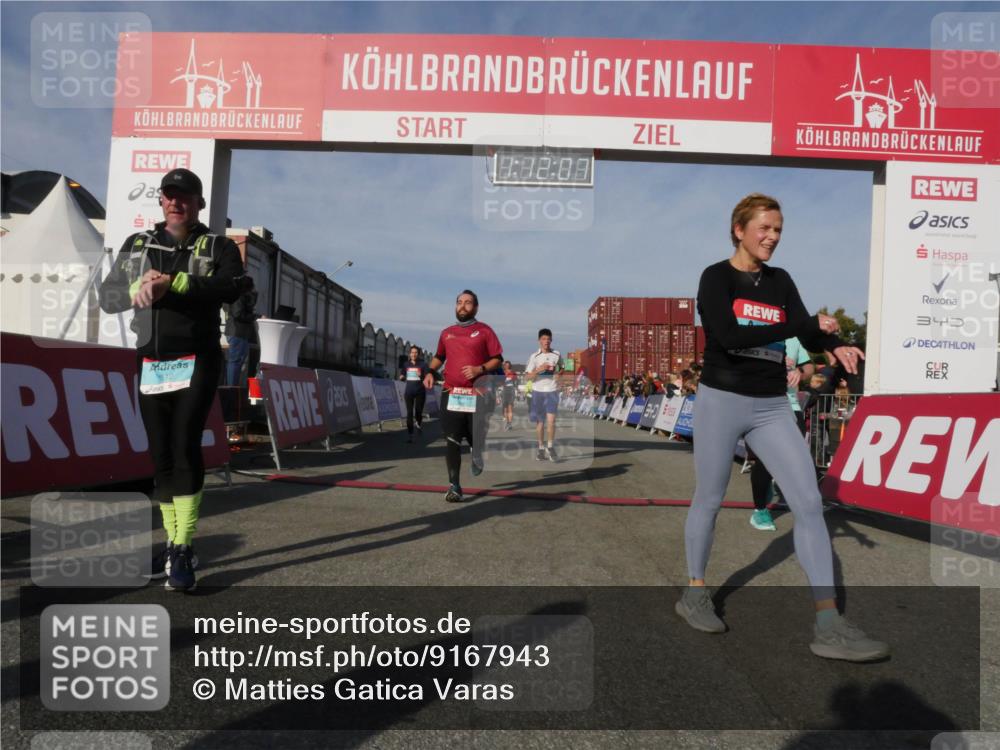 03.10.2025 - Köhlbrandbrückenlauf Matties Gatica Varas http://msf.ph/oto/9167943 03.10.2025 10:12:09 Ziel 1038, 1417, 1458, 1465, 1534, 1640, 1829, 1915, 1952, 2077, 2921, 3838 meine-sportfotos.de