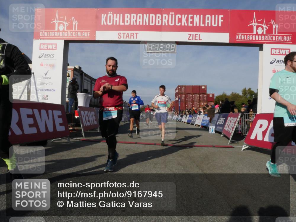 03.10.2025 - Köhlbrandbrückenlauf Matties Gatica Varas http://msf.ph/oto/9167945 03.10.2025 10:12:10 Ziel 1038, 1417, 1458, 1534, 1640, 1829, 1915, 1952, 2921, 3457, 3768, 3838 meine-sportfotos.de