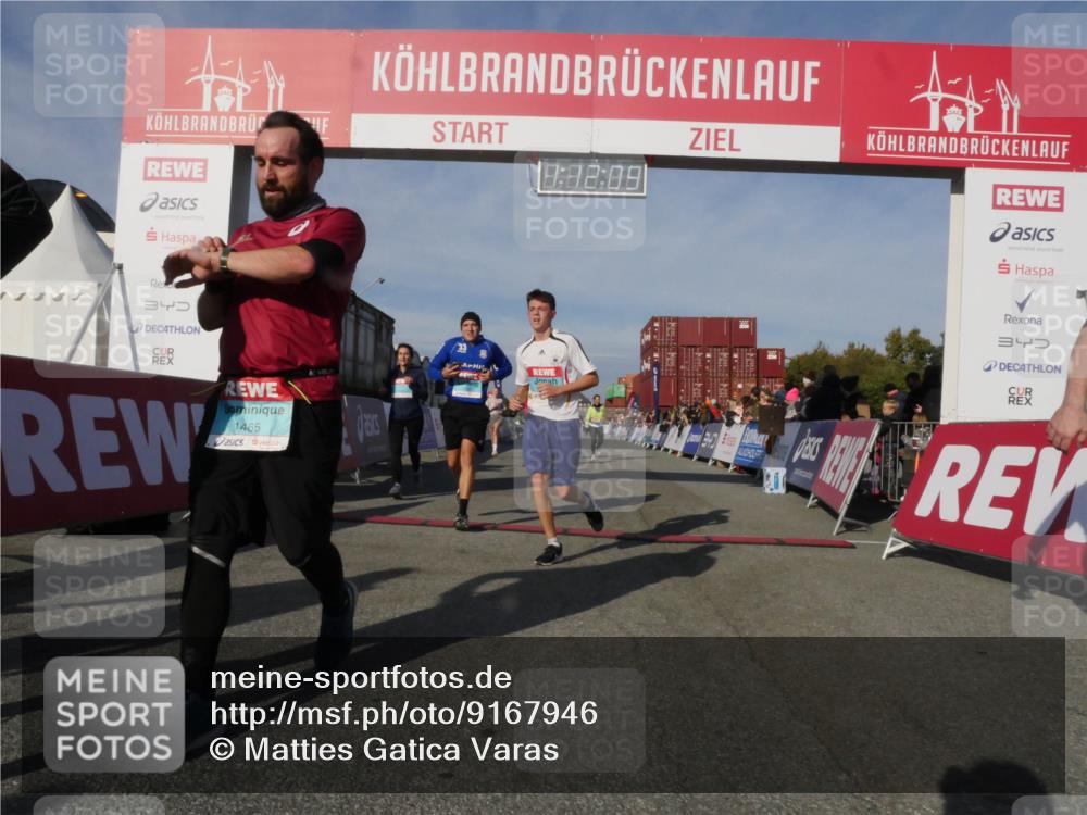 03.10.2025 - Köhlbrandbrückenlauf Matties Gatica Varas http://msf.ph/oto/9167946 03.10.2025 10:12:11 Ziel 1038, 1417, 1458, 1534, 1640, 1829, 1915, 3457, 3768, 3838 meine-sportfotos.de