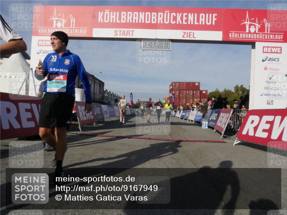 03.10.2025 - Köhlbrandbrückenlauf Matties Gatica Varas http://msf.ph/oto/9167949 03.10.2025 10:12:12 Ziel 1038, 1417, 1458, 1520, 1534, 1640, 1829, 1915, 2841, 3457, 3768 meine-sportfotos.de