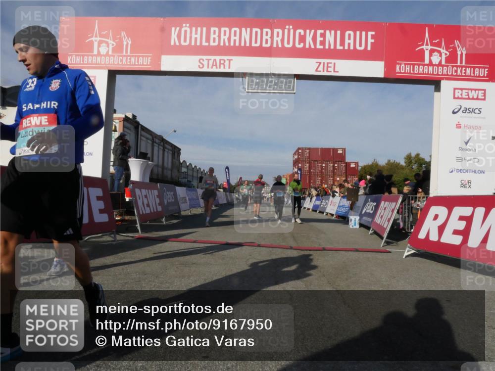 03.10.2025 - Köhlbrandbrückenlauf Matties Gatica Varas http://msf.ph/oto/9167950 03.10.2025 10:12:13 Ziel 1038, 1417, 1458, 1520, 1534, 1640, 1829, 1915, 2841, 3457, 3768 meine-sportfotos.de