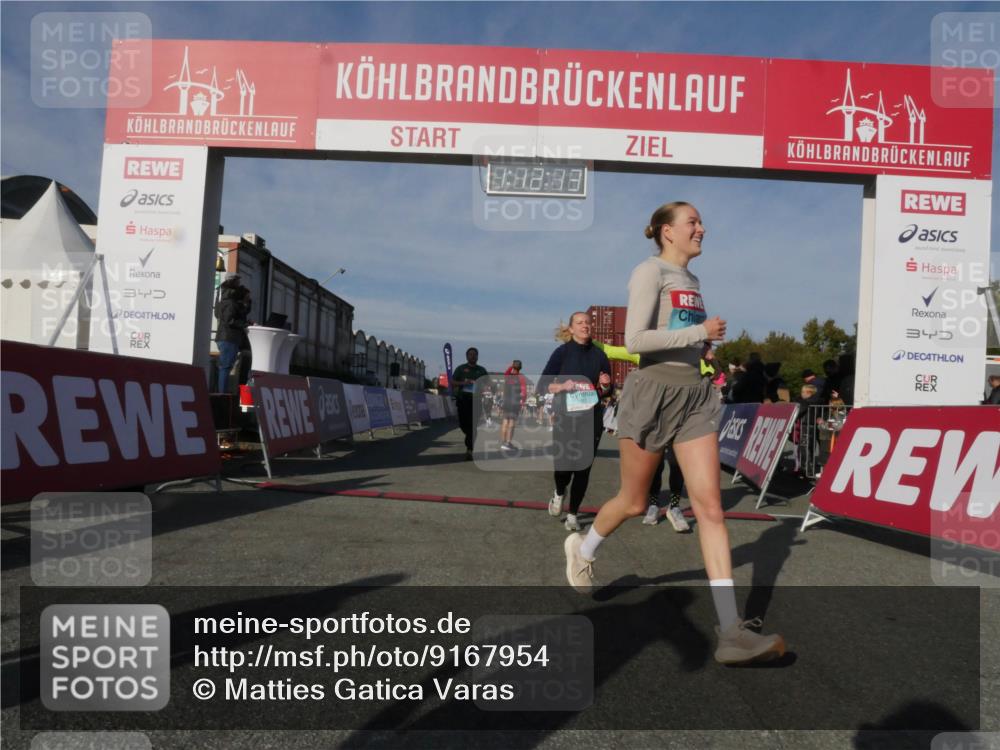 03.10.2025 - Köhlbrandbrückenlauf Matties Gatica Varas http://msf.ph/oto/9167954 03.10.2025 10:12:15 Ziel 1038, 1520, 1534, 1640, 1771, 1829, 1915, 2790, 2841, 3435, 3457, 3768 meine-sportfotos.de