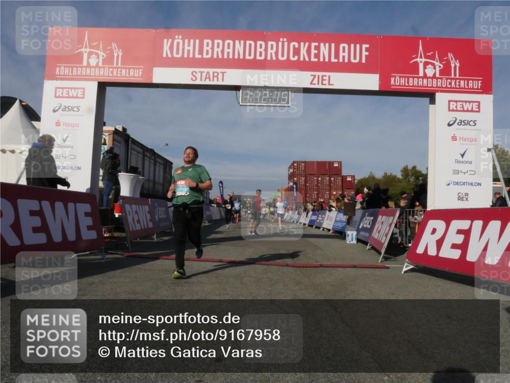 03.10.2025 - Köhlbrandbrückenlauf Matties Gatica Varas http://msf.ph/oto/9167958 03.10.2025 10:12:17 Ziel 1038, 1520, 1640, 1771, 1829, 2790, 2841, 2883, 3435, 3457, 3768 meine-sportfotos.de