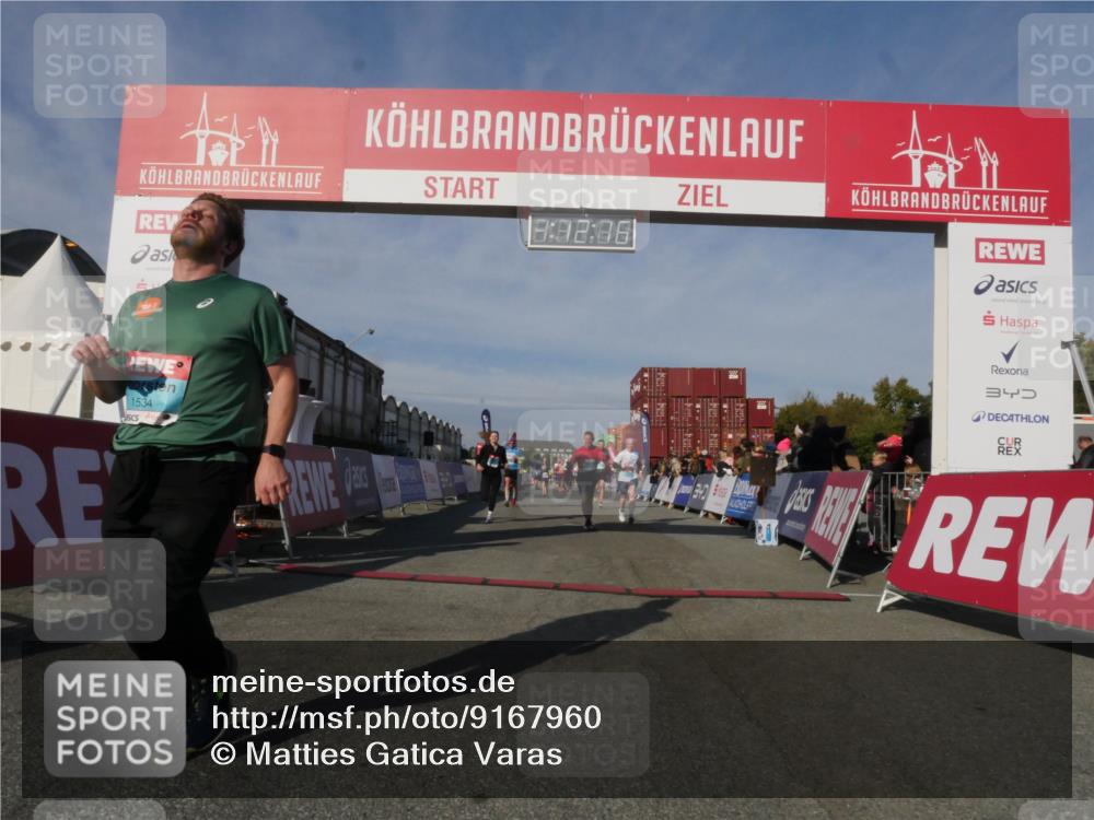 03.10.2025 - Köhlbrandbrückenlauf Matties Gatica Varas http://msf.ph/oto/9167960 03.10.2025 10:12:18 Ziel 1038, 1520, 1640, 1771, 1829, 2790, 2841, 2883, 3435, 3457, 3767, 3768 meine-sportfotos.de