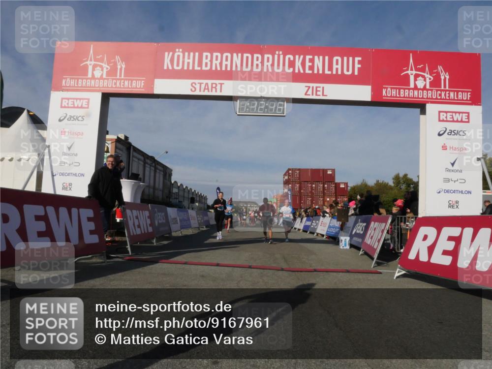 03.10.2025 - Köhlbrandbrückenlauf Matties Gatica Varas http://msf.ph/oto/9167961 03.10.2025 10:12:18 Ziel 1038, 1520, 1640, 1771, 1829, 2790, 2841, 2883, 3435, 3457, 3767, 3768 meine-sportfotos.de