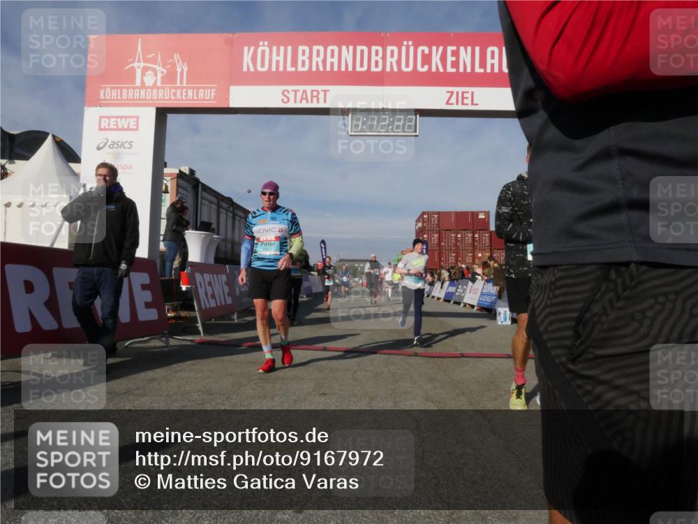 03.10.2025 - Köhlbrandbrückenlauf Matties Gatica Varas http://msf.ph/oto/9167972 03.10.2025 10:12:24 Ziel 1347, 1438, 1439, 1444, 1520, 1681, 1771, 2790, 2841, 2883, 3065, 3435, 3767 meine-sportfotos.de
