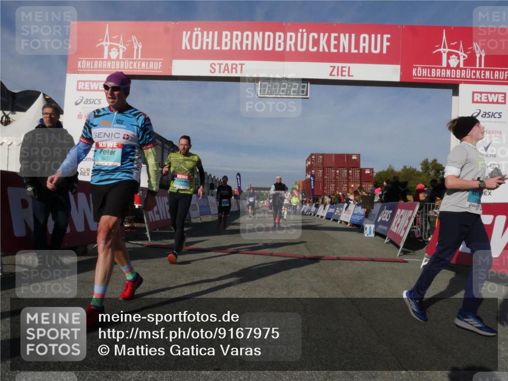 03.10.2025 - Köhlbrandbrückenlauf Matties Gatica Varas http://msf.ph/oto/9167975 03.10.2025 10:12:25 Ziel 1347, 1438, 1439, 1444, 1654, 1681, 1771, 2790, 2883, 3065, 3435, 3767 meine-sportfotos.de