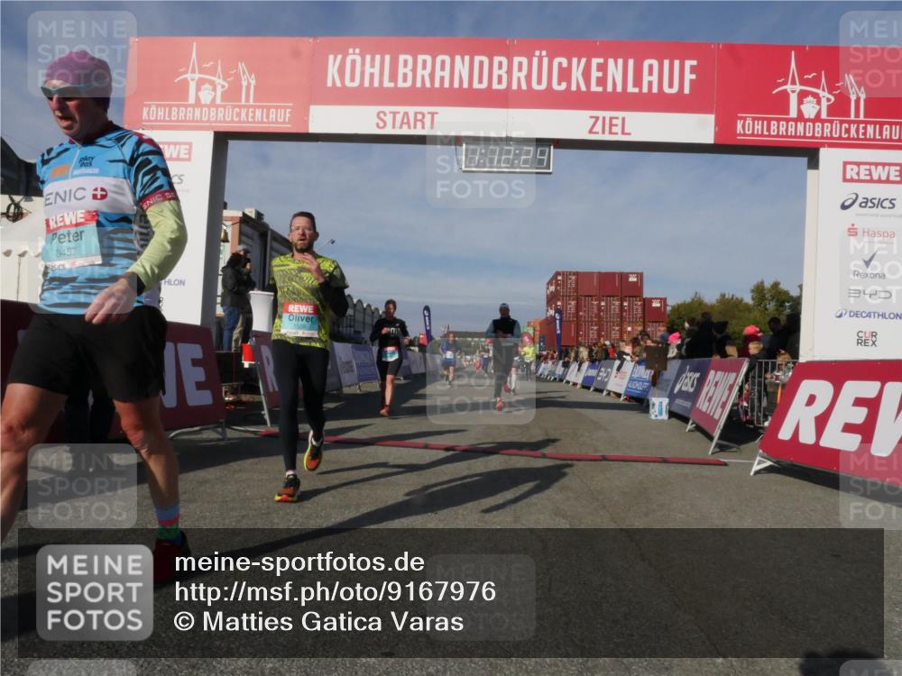 03.10.2025 - Köhlbrandbrückenlauf Matties Gatica Varas http://msf.ph/oto/9167976 03.10.2025 10:12:25 Ziel 1347, 1438, 1439, 1444, 1654, 1681, 1771, 2790, 2883, 3065, 3435, 3767 meine-sportfotos.de