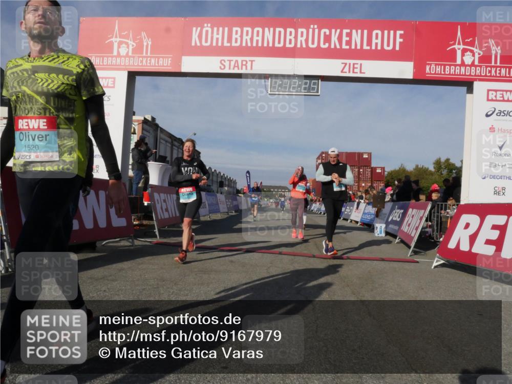 03.10.2025 - Köhlbrandbrückenlauf Matties Gatica Varas http://msf.ph/oto/9167979 03.10.2025 10:12:27 Ziel 1347, 1438, 1439, 1444, 1654, 1681, 2790, 2883, 3065, 3435, 3707, 3709, 3767 meine-sportfotos.de