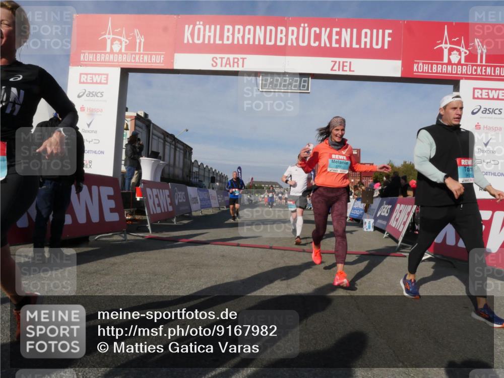 03.10.2025 - Köhlbrandbrückenlauf Matties Gatica Varas http://msf.ph/oto/9167982 03.10.2025 10:12:28 Ziel 1347, 1438, 1439, 1444, 1654, 1681, 2883, 3065, 3707, 3709, 3767 meine-sportfotos.de