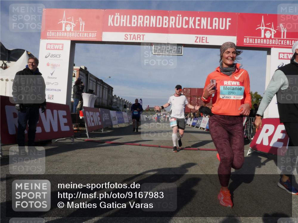 03.10.2025 - Köhlbrandbrückenlauf Matties Gatica Varas http://msf.ph/oto/9167983 03.10.2025 10:12:29 Ziel 1347, 1438, 1439, 1444, 1654, 1681, 3065, 3707, 3709, 3767 meine-sportfotos.de