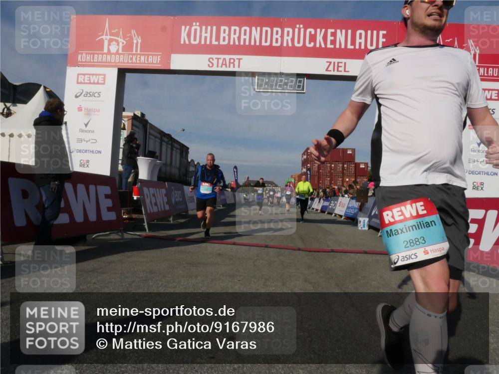 03.10.2025 - Köhlbrandbrückenlauf Matties Gatica Varas http://msf.ph/oto/9167986 03.10.2025 10:12:30 Ziel 1347, 1438, 1439, 1444, 1654, 1681, 2950, 3065, 3707, 3709, 3767 meine-sportfotos.de