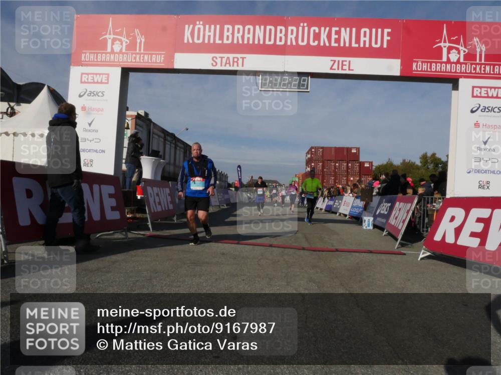 03.10.2025 - Köhlbrandbrückenlauf Matties Gatica Varas http://msf.ph/oto/9167987 03.10.2025 10:12:31 Ziel 1347, 1438, 1439, 1444, 1654, 1681, 2950, 3065, 3210, 3707, 3709 meine-sportfotos.de