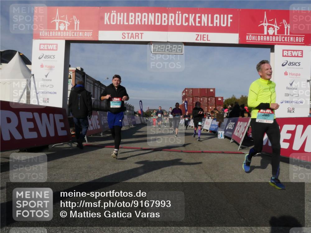 03.10.2025 - Köhlbrandbrückenlauf Matties Gatica Varas http://msf.ph/oto/9167993 03.10.2025 10:12:34 Ziel 1362, 1438, 1439, 1444, 1654, 1662, 1806, 2950, 3065, 3210, 3707, 3709 meine-sportfotos.de