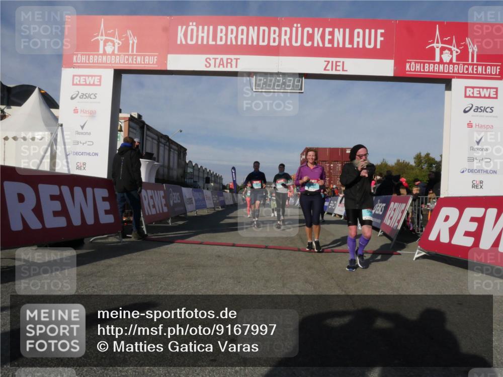 03.10.2025 - Köhlbrandbrückenlauf Matties Gatica Varas http://msf.ph/oto/9167997 03.10.2025 10:12:35 Ziel 1362, 1438, 1439, 1444, 1487, 1654, 1662, 1806, 2950, 3065, 3210, 3315, 3707, 3709, 3781 meine-sportfotos.de
