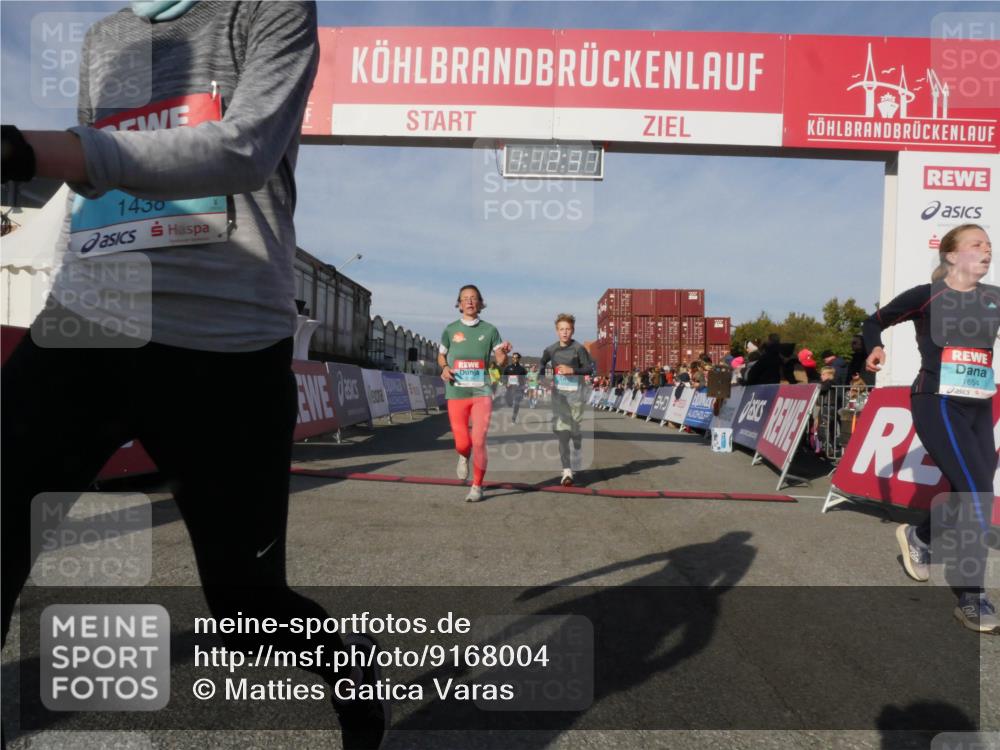 03.10.2025 - Köhlbrandbrückenlauf Matties Gatica Varas http://msf.ph/oto/9168004 03.10.2025 10:12:39 Ziel 1362, 1487, 1662, 1806, 1865, 2950, 3210, 3315, 3707, 3781 meine-sportfotos.de
