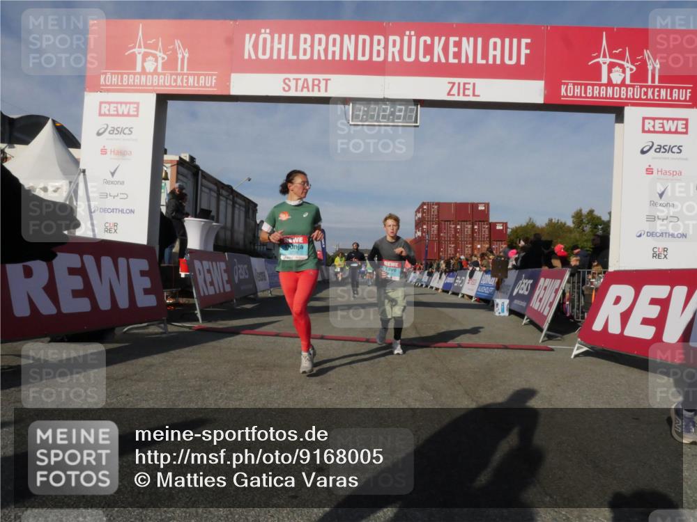 03.10.2025 - Köhlbrandbrückenlauf Matties Gatica Varas http://msf.ph/oto/9168005 03.10.2025 10:12:39 Ziel 1362, 1487, 1662, 1806, 1865, 2950, 3210, 3315, 3707, 3781 meine-sportfotos.de