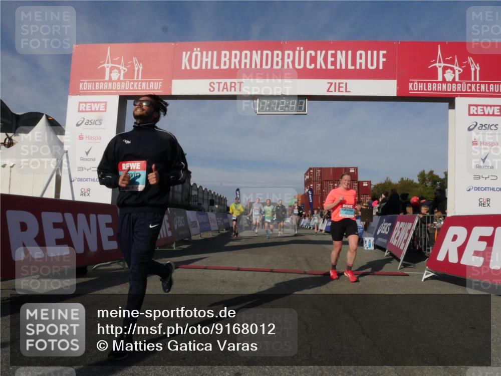 03.10.2025 - Köhlbrandbrückenlauf Matties Gatica Varas http://msf.ph/oto/9168012 03.10.2025 10:12:43 Ziel 1259, 1362, 1487, 1662, 1806, 1865, 1877, 1909, 2098, 3210, 3315, 3643, 3781 meine-sportfotos.de