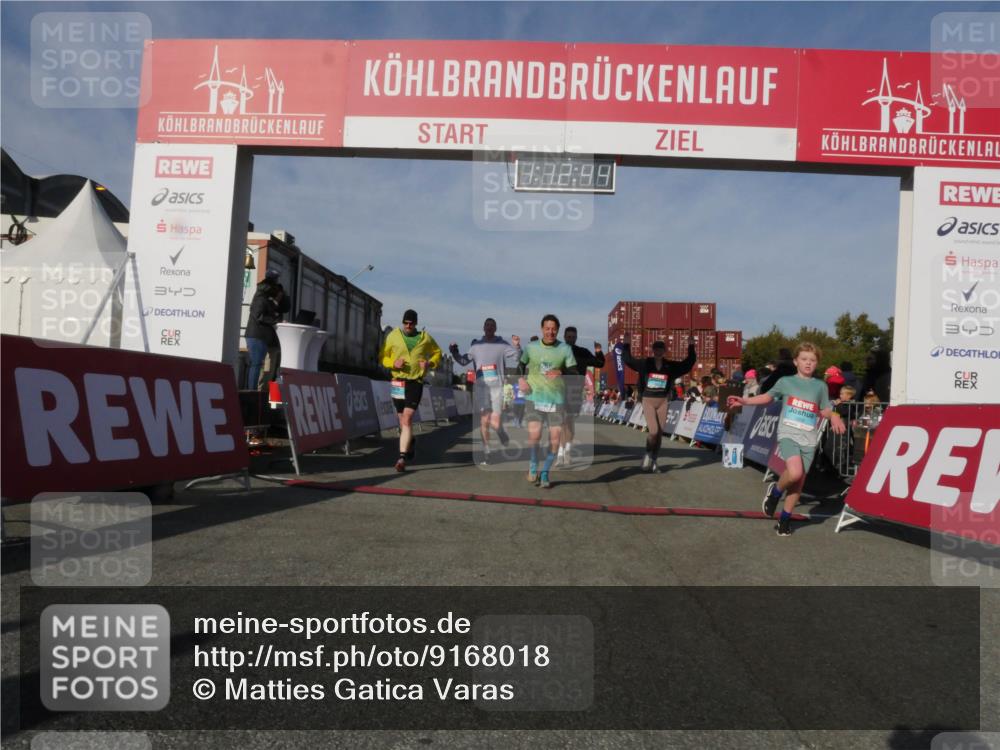 03.10.2025 - Köhlbrandbrückenlauf Matties Gatica Varas http://msf.ph/oto/9168018 03.10.2025 10:12:46 Ziel 1259, 1362, 1392, 1487, 1535, 1662, 1865, 1877, 1909, 1933, 2098, 3315, 3643, 3781 meine-sportfotos.de