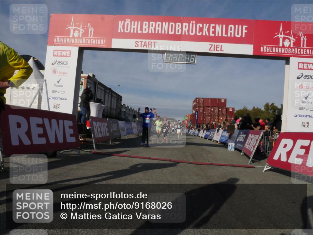 03.10.2025 - Köhlbrandbrückenlauf Matties Gatica Varas http://msf.ph/oto/9168026 03.10.2025 10:12:50 Ziel 1259, 1387, 1392, 1491, 1535, 1865, 1877, 1909, 1933, 2098, 3643, 3648 meine-sportfotos.de
