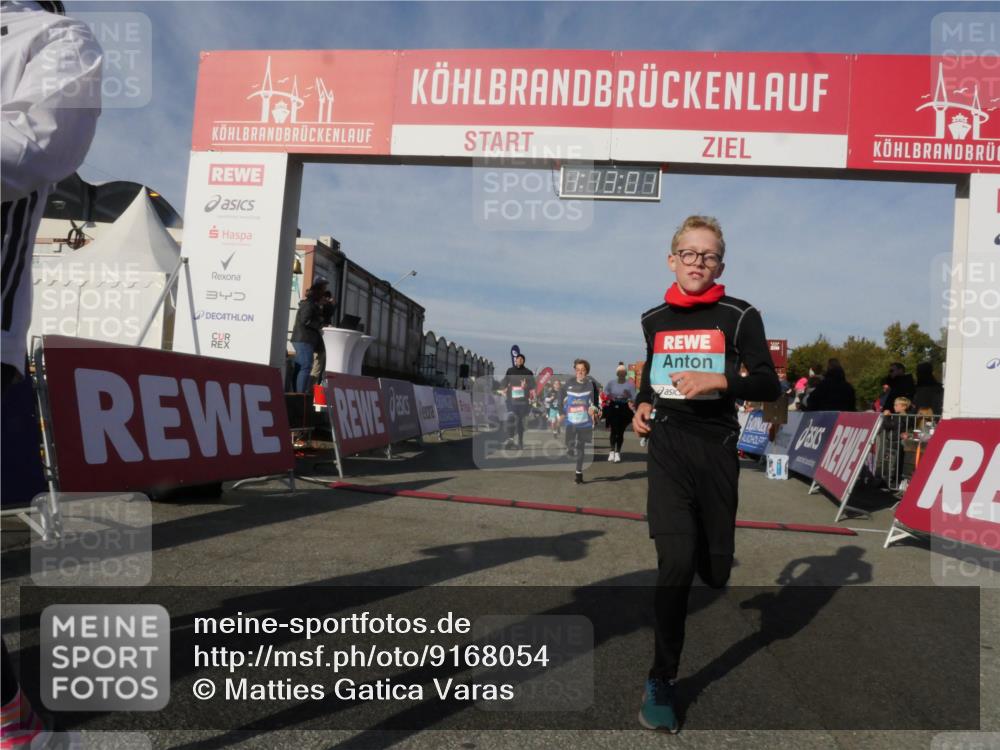 03.10.2025 - Köhlbrandbrückenlauf Matties Gatica Varas http://msf.ph/oto/9168054 03.10.2025 10:13:03 Ziel 1015, 1331, 1469, 1521, 1603, 1632, 1685, 2006, 2686, 2799, 3075, 3166, 3381, 3395, 3549, 3550, 3615, 3680, 3723 meine-sportfotos.de