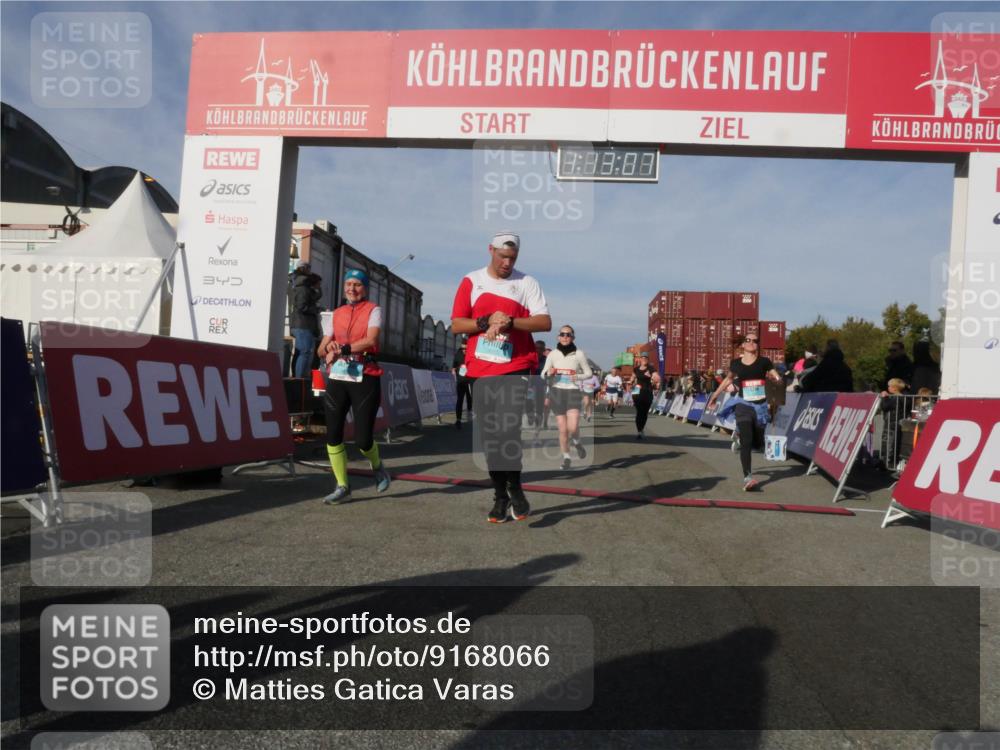 03.10.2025 - Köhlbrandbrückenlauf Matties Gatica Varas http://msf.ph/oto/9168066 03.10.2025 10:13:09 Ziel 1015, 1327, 1331, 1470, 1521, 1603, 1685, 2006, 2686, 3146, 3157, 3166, 3375, 3395, 3549, 3550, 3691, 3723 meine-sportfotos.de