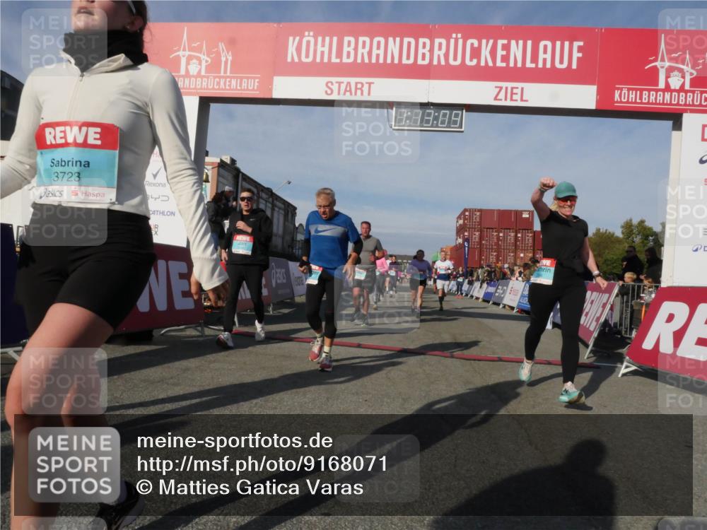03.10.2025 - Köhlbrandbrückenlauf Matties Gatica Varas http://msf.ph/oto/9168071 03.10.2025 10:13:11 Ziel 1015, 1327, 1470, 1521, 1603, 2006, 2686, 3146, 3157, 3166, 3375, 3395, 3549, 3550, 3691, 3798 meine-sportfotos.de