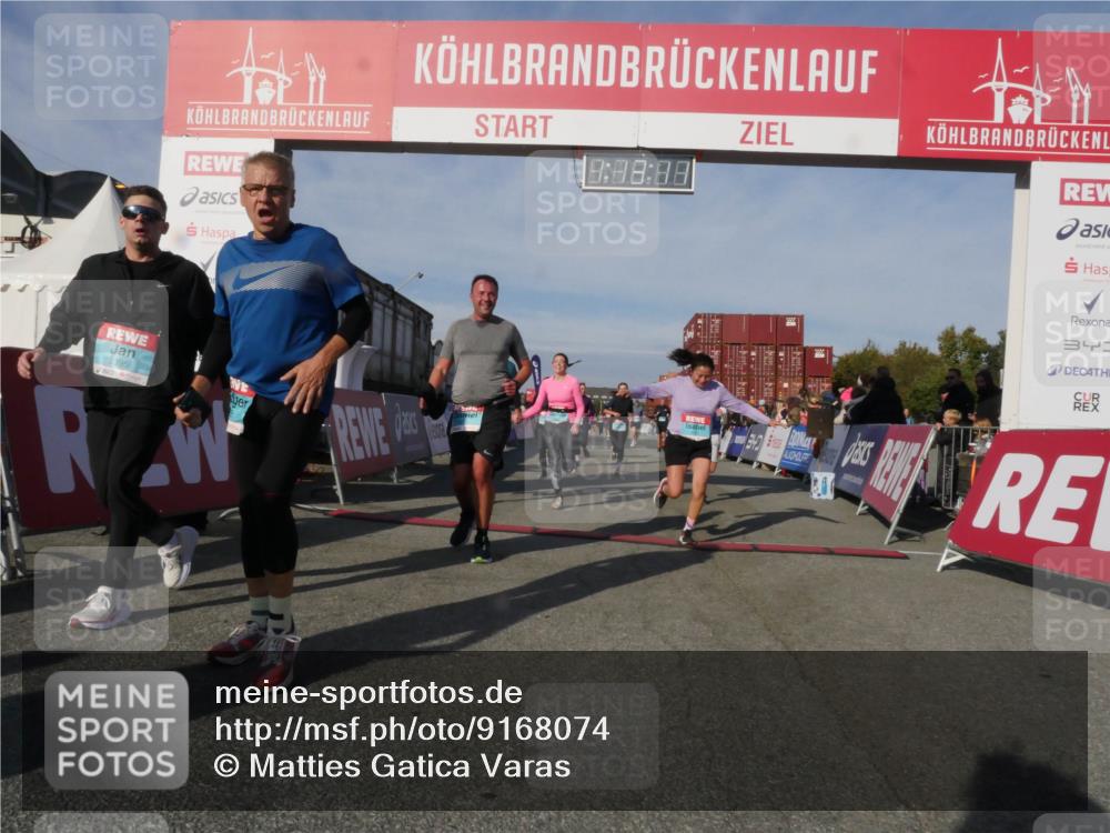 03.10.2025 - Köhlbrandbrückenlauf Matties Gatica Varas http://msf.ph/oto/9168074 03.10.2025 10:13:13 Ziel 1327, 1470, 1521, 1603, 2686, 3146, 3157, 3166, 3186, 3197, 3375, 3549, 3550, 3691, 3798 meine-sportfotos.de