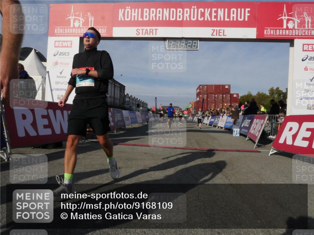 03.10.2025 - Köhlbrandbrückenlauf Matties Gatica Varas http://msf.ph/oto/9168109 03.10.2025 10:13:29 Ziel 1181, 1191, 1227, 1260, 1611, 2209, 2687, 3371, 3473 meine-sportfotos.de