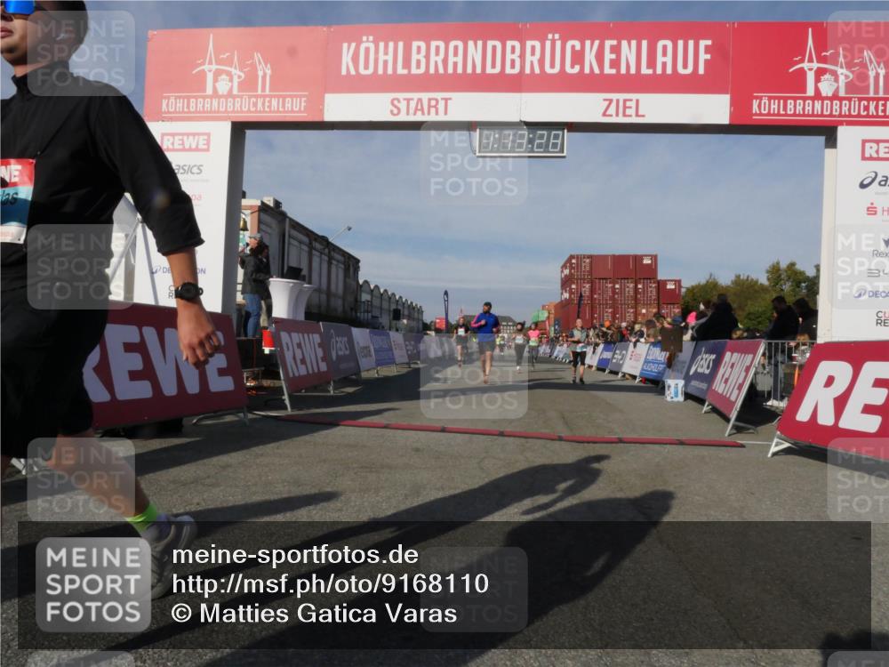 03.10.2025 - Köhlbrandbrückenlauf Matties Gatica Varas http://msf.ph/oto/9168110 03.10.2025 10:13:30 Ziel 1181, 1191, 1227, 1260, 1611, 2209, 2687, 3371, 3473 meine-sportfotos.de