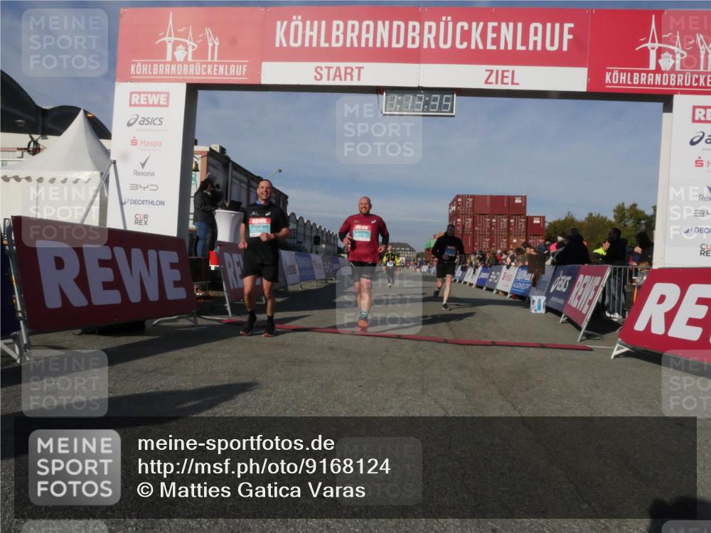 03.10.2025 - Köhlbrandbrückenlauf Matties Gatica Varas http://msf.ph/oto/9168124 03.10.2025 10:13:36 Ziel 1181, 1191, 1611, 1891, 2110, 3371, 3473 meine-sportfotos.de