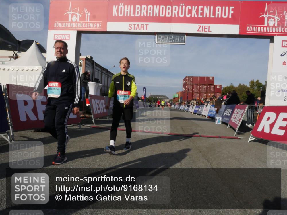 03.10.2025 - Köhlbrandbrückenlauf Matties Gatica Varas http://msf.ph/oto/9168134 03.10.2025 10:13:41 Ziel 1296, 1891, 2110, 2144, 2171, 3134 meine-sportfotos.de