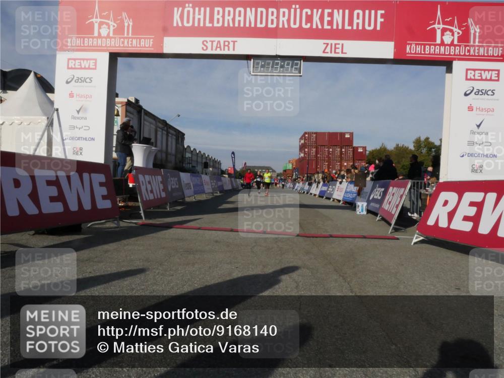 03.10.2025 - Köhlbrandbrückenlauf Matties Gatica Varas http://msf.ph/oto/9168140 03.10.2025 10:13:44 Ziel 1296, 1891, 2110, 2126, 2144, 2171, 3057, 3134 meine-sportfotos.de