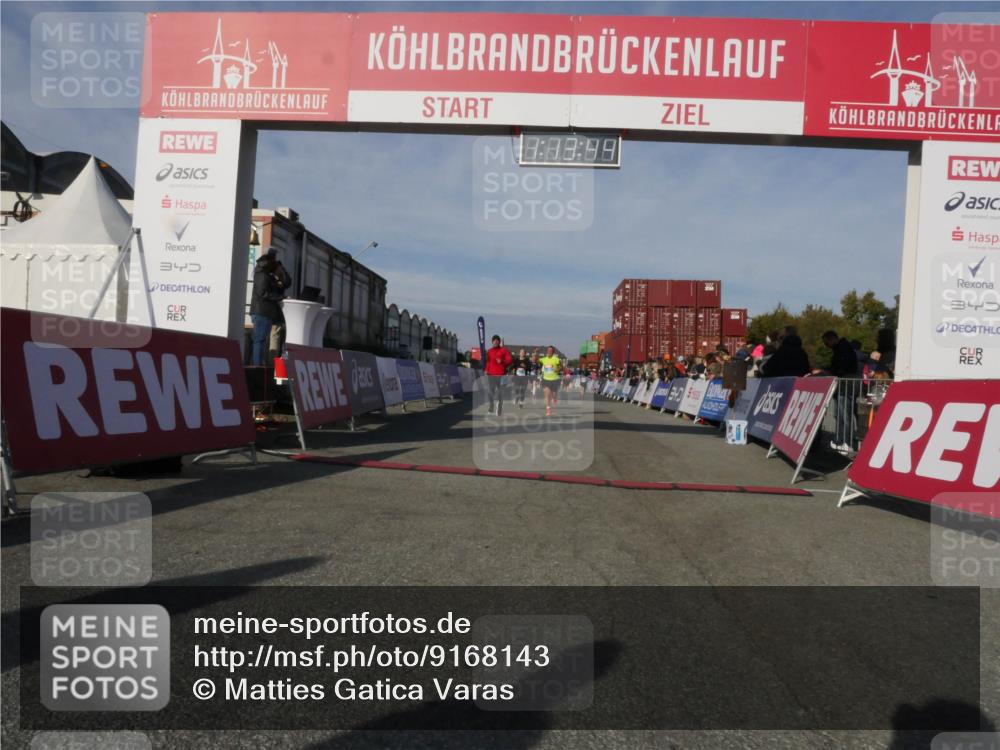 03.10.2025 - Köhlbrandbrückenlauf Matties Gatica Varas http://msf.ph/oto/9168143 03.10.2025 10:13:45 Ziel 1296, 1770, 1891, 2110, 2126, 2144, 2171, 2246, 3057, 3134 meine-sportfotos.de