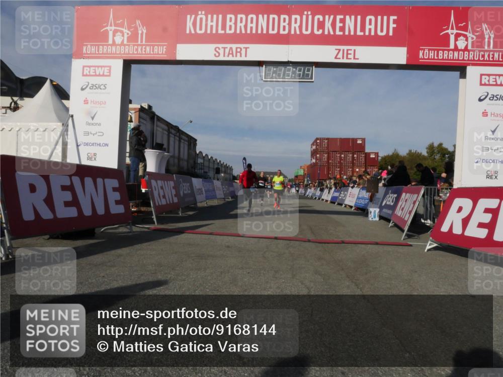03.10.2025 - Köhlbrandbrückenlauf Matties Gatica Varas http://msf.ph/oto/9168144 03.10.2025 10:13:46 Ziel 1296, 1770, 1891, 2110, 2126, 2144, 2171, 2246, 3057, 3134 meine-sportfotos.de