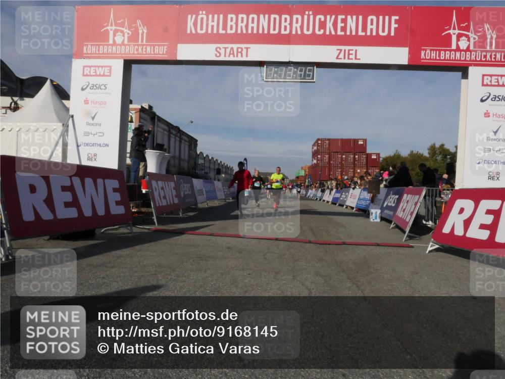 03.10.2025 - Köhlbrandbrückenlauf Matties Gatica Varas http://msf.ph/oto/9168145 03.10.2025 10:13:46 Ziel 1296, 1770, 1891, 2110, 2126, 2144, 2171, 2246, 3057, 3134 meine-sportfotos.de