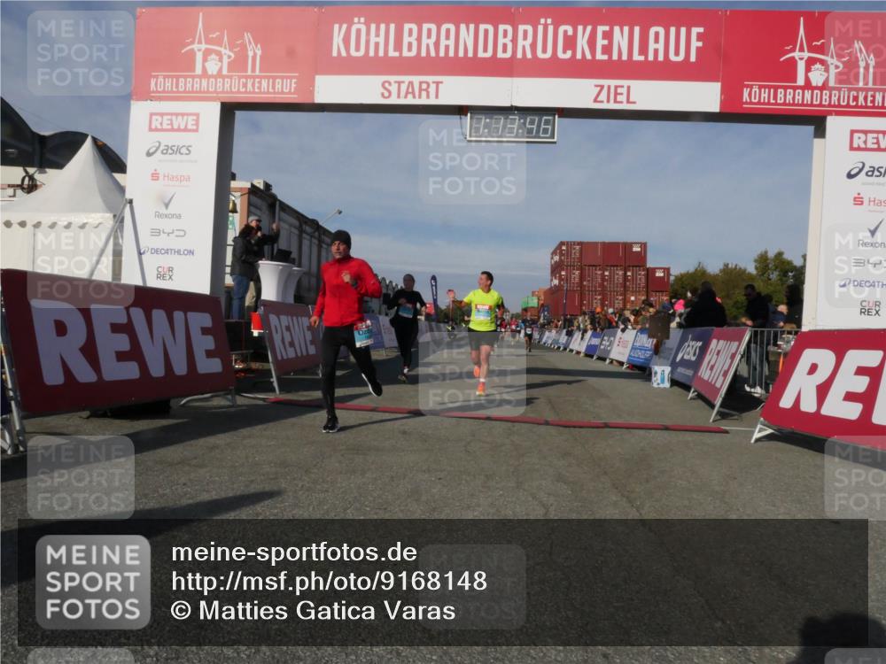03.10.2025 - Köhlbrandbrückenlauf Matties Gatica Varas http://msf.ph/oto/9168148 03.10.2025 10:13:48 Ziel 1296, 1455, 1642, 1770, 2110, 2126, 2144, 2171, 2246, 3057, 3134 meine-sportfotos.de