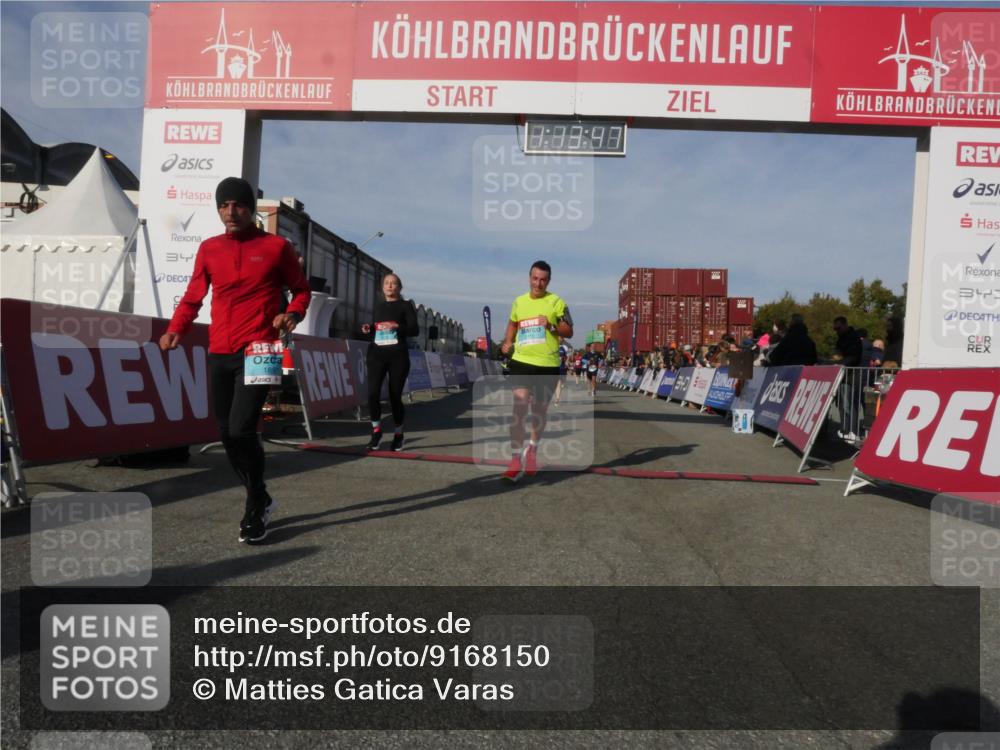 03.10.2025 - Köhlbrandbrückenlauf Matties Gatica Varas http://msf.ph/oto/9168150 03.10.2025 10:13:49 Ziel 1296, 1455, 1642, 1770, 2126, 2144, 2171, 2246, 3028, 3057, 3134 meine-sportfotos.de
