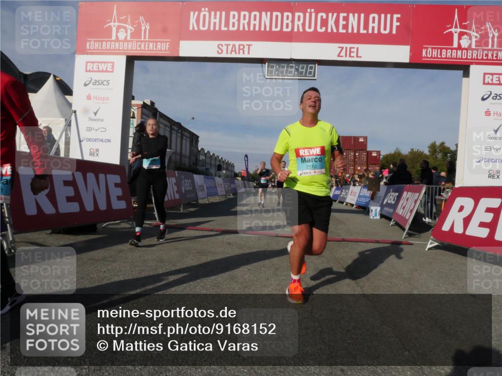 03.10.2025 - Köhlbrandbrückenlauf Matties Gatica Varas http://msf.ph/oto/9168152 03.10.2025 10:13:50 Ziel 1296, 1455, 1642, 1770, 2126, 2144, 2171, 2246, 3028, 3057 meine-sportfotos.de