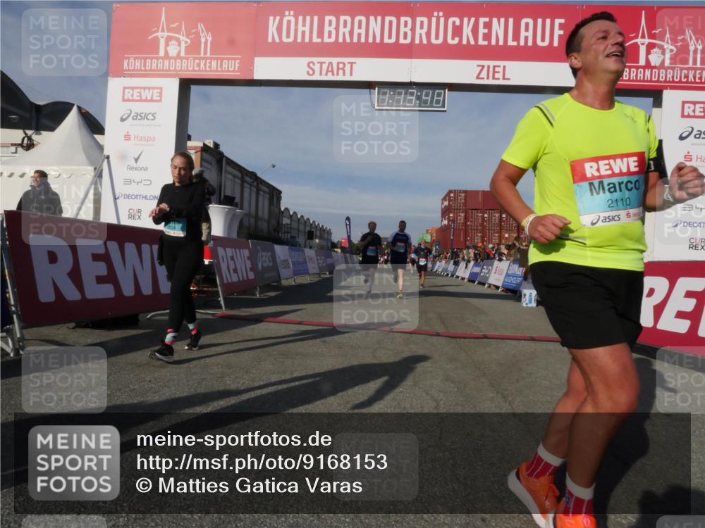 03.10.2025 - Köhlbrandbrückenlauf Matties Gatica Varas http://msf.ph/oto/9168153 03.10.2025 10:13:50 Ziel 1296, 1455, 1642, 1770, 2126, 2144, 2171, 2246, 3028, 3057 meine-sportfotos.de