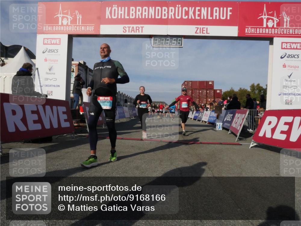 03.10.2025 - Köhlbrandbrückenlauf Matties Gatica Varas http://msf.ph/oto/9168166 03.10.2025 10:13:56 Ziel 1169, 1267, 1272, 1455, 1515, 1627, 1642, 1738, 1770, 1848, 2054, 2093, 2246, 3028, 3057, 3126, 3244, 3392 meine-sportfotos.de