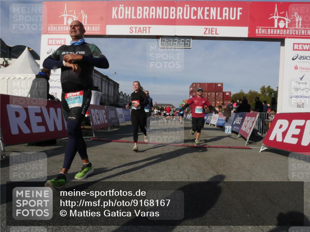 03.10.2025 - Köhlbrandbrückenlauf Matties Gatica Varas http://msf.ph/oto/9168167 03.10.2025 10:13:57 Ziel 1169, 1267, 1272, 1455, 1515, 1627, 1642, 1738, 1770, 1848, 2054, 2093, 2246, 3028, 3126, 3244, 3392 meine-sportfotos.de