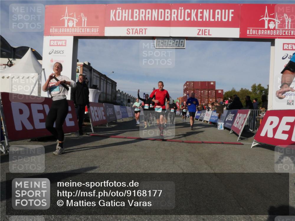 03.10.2025 - Köhlbrandbrückenlauf Matties Gatica Varas http://msf.ph/oto/9168177 03.10.2025 10:14:02 Ziel 1169, 1267, 1272, 1460, 1515, 1627, 1738, 1848, 2054, 2093, 3126, 3244, 3372, 3392, 3724, 3735, 3761 meine-sportfotos.de