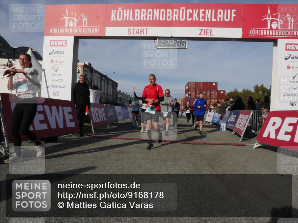 03.10.2025 - Köhlbrandbrückenlauf Matties Gatica Varas http://msf.ph/oto/9168178 03.10.2025 10:14:02 Ziel 1169, 1267, 1272, 1460, 1515, 1627, 1738, 1848, 2054, 2093, 3126, 3244, 3372, 3392, 3724, 3735, 3761 meine-sportfotos.de
