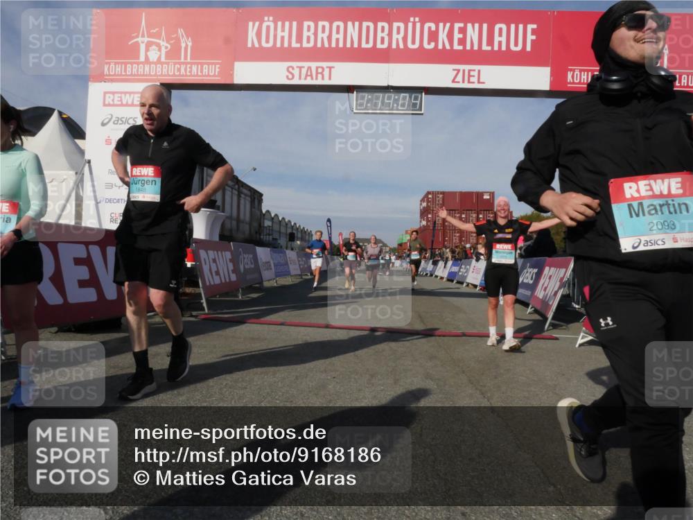 03.10.2025 - Köhlbrandbrückenlauf Matties Gatica Varas http://msf.ph/oto/9168186 03.10.2025 10:14:06 Ziel 1169, 1431, 1460, 1514, 1604, 1738, 2054, 2122, 3126, 3372, 3469, 3724, 3735, 3761, 3793 meine-sportfotos.de