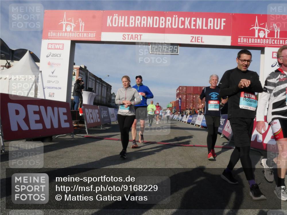 03.10.2025 - Köhlbrandbrückenlauf Matties Gatica Varas http://msf.ph/oto/9168229 03.10.2025 10:14:27 Ziel 1456, 1843, 1925, 2749, 3168, 3326, 3644, 3665, 3666 meine-sportfotos.de