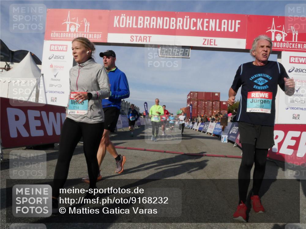 03.10.2025 - Köhlbrandbrückenlauf Matties Gatica Varas http://msf.ph/oto/9168232 03.10.2025 10:14:29 Ziel 1456, 1735, 1843, 1925, 2749, 3168, 3326, 3644, 3665, 3666 meine-sportfotos.de