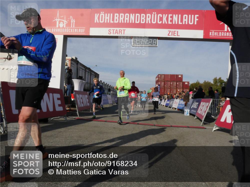 03.10.2025 - Köhlbrandbrückenlauf Matties Gatica Varas http://msf.ph/oto/9168234 03.10.2025 10:14:29 Ziel 1456, 1735, 1843, 1925, 2749, 3168, 3326, 3644, 3665, 3666 meine-sportfotos.de
