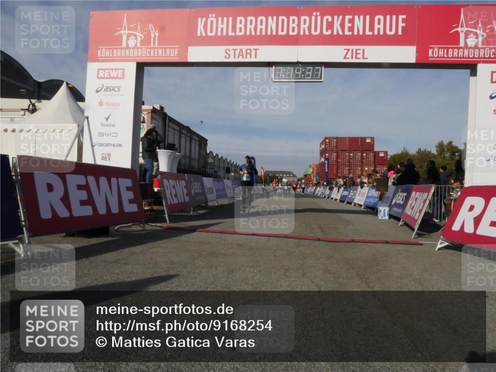 03.10.2025 - Köhlbrandbrückenlauf Matties Gatica Varas http://msf.ph/oto/9168254 03.10.2025 10:14:39 Ziel 1305, 1735, 1820, 2230, 2938, 2951, 2986, 3461, 3843 meine-sportfotos.de