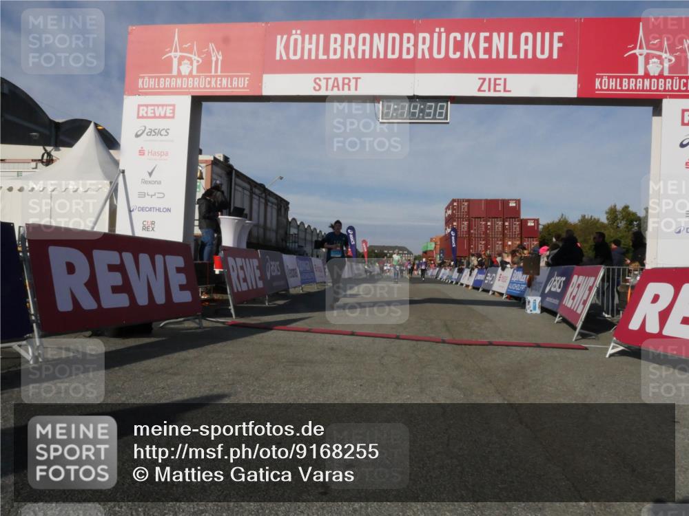 03.10.2025 - Köhlbrandbrückenlauf Matties Gatica Varas http://msf.ph/oto/9168255 03.10.2025 10:14:39 Ziel 1305, 1735, 1820, 2230, 2938, 2951, 2986, 3461, 3843 meine-sportfotos.de